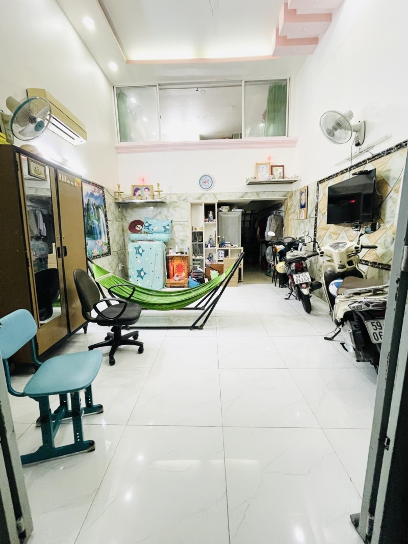 C104 🏡 BÁN NHÀ NGUYỄN THỊ THẬP, QUẬN 7 - CHỈ NHỈNH 3 TỶ, HẺM XE HƠI VÀO NHÀ! HƠN 3T - Ảnh 2