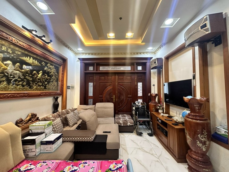 Bán nhà 4 tầng, 95m², 4PN, 5WC, Q.9, 13.4 tỷ, sổ hồng - Ảnh 1