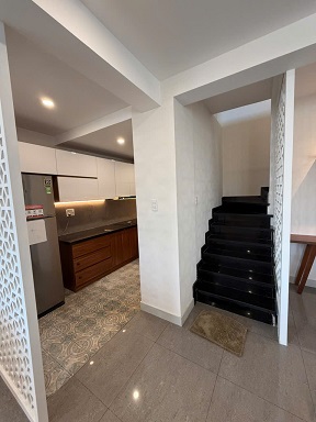 Cho thuê căn Penhouse Hưng Vượng 2, 160m2, 2 lầu, 3pn 2wc - Ảnh 2