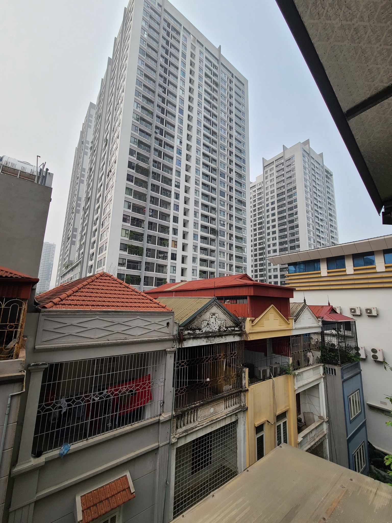 BÁN NHÀ PHÂN LÔ NGUYỄN TUÂN - GARA Ô TÔ – 56M2 – 4.2M MT – 21 TỶ - Ảnh 3