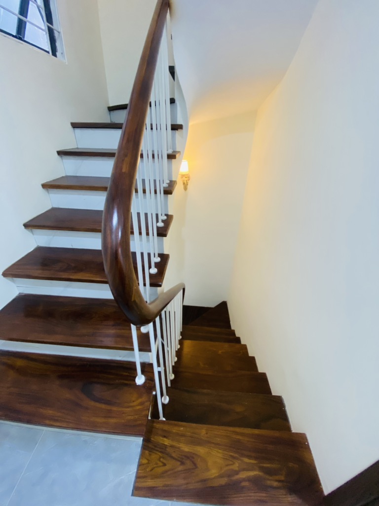 NHÀ ĐÊ LA THÀNH MẶT TIỀN ĐẸP 5,6M - Ô TÔ ĐỖ CỬA - SỔ VUÔNG - NGÕ THÔNG - GIÁ 7,X TỶ - Ảnh 3