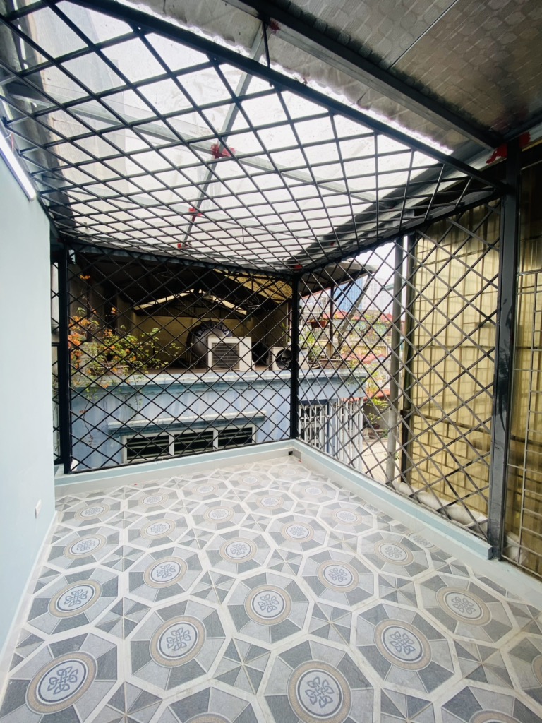 NHÀ ĐÊ LA THÀNH MẶT TIỀN ĐẸP 5,6M - Ô TÔ ĐỖ CỬA - SỔ VUÔNG - NGÕ THÔNG - GIÁ 7,X TỶ - Ảnh 1