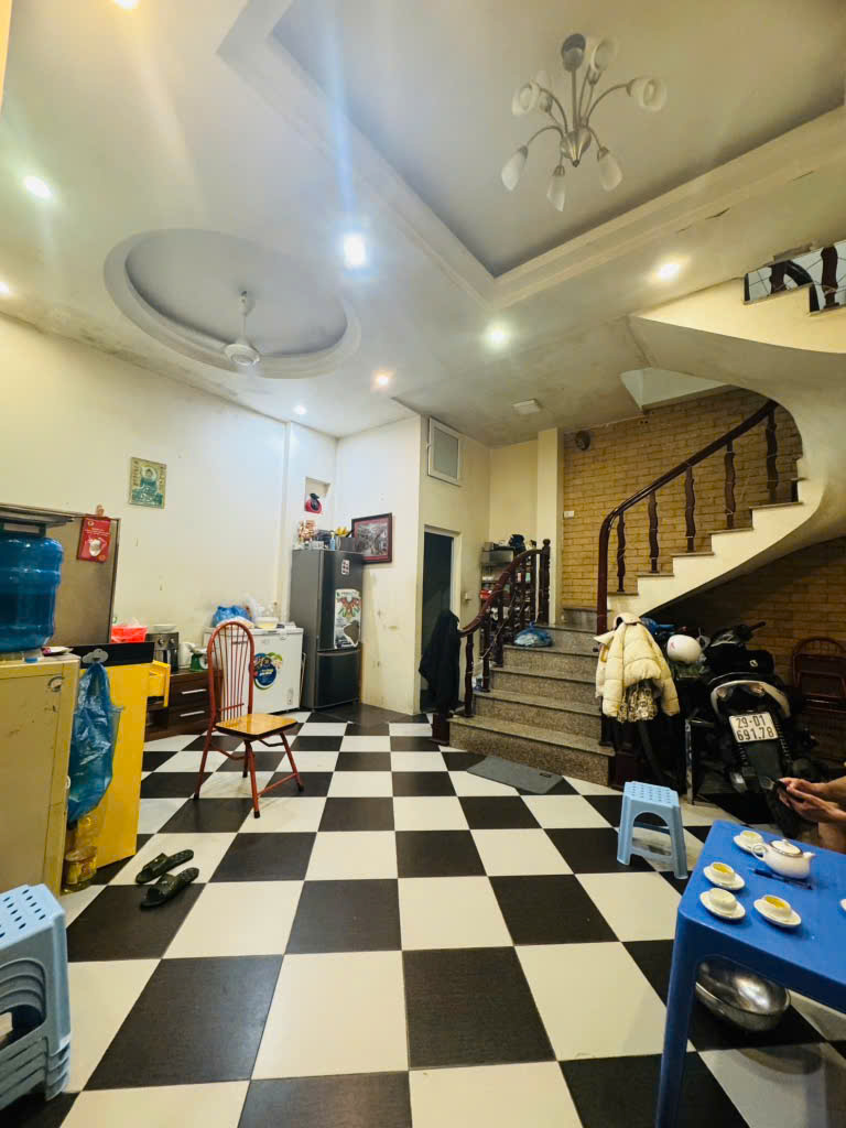 Bán nhà phố Xã Đàn_Full Nội Thất_Sổ Vuông Vắn_40mx4T_Giá: 7.3 Tỷ_Lh: 0396935190. - Ảnh 1