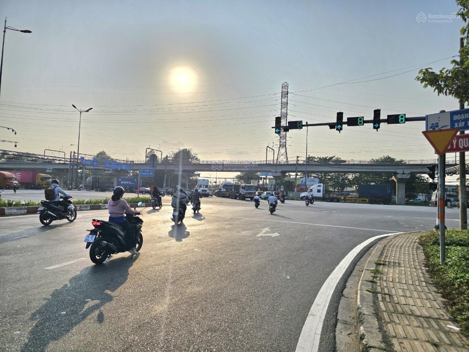 Nhà Tây Hoà,  200m2, ngang 6.8m, ngay Ga Metro, HXH,  CHDV 5 tầng, 10,8 tỷ - Ảnh 3