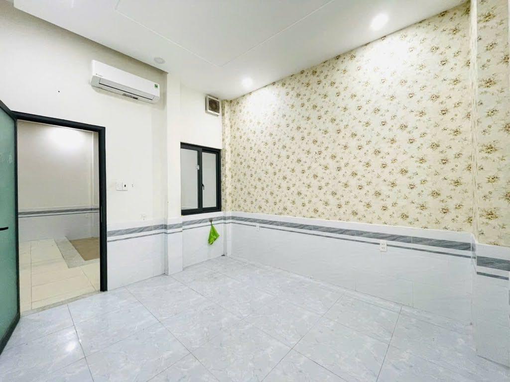 Bán nhà Gò Vấp , hẻm xe hơi Thống Nhất, nhà đẹp ở ngay, 5.5 x 9, 3Pn - Ảnh 2