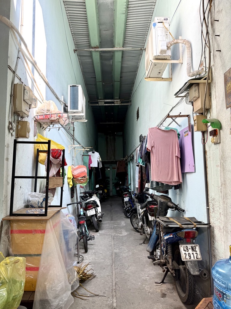 HẺM Ô TÔ - 169M2 - 8M x 21M - TẶNG DÃY TRỌ - THU 20TR/THÁNG - GẦN EMART PHAN HUY ÍCH - Ảnh 1