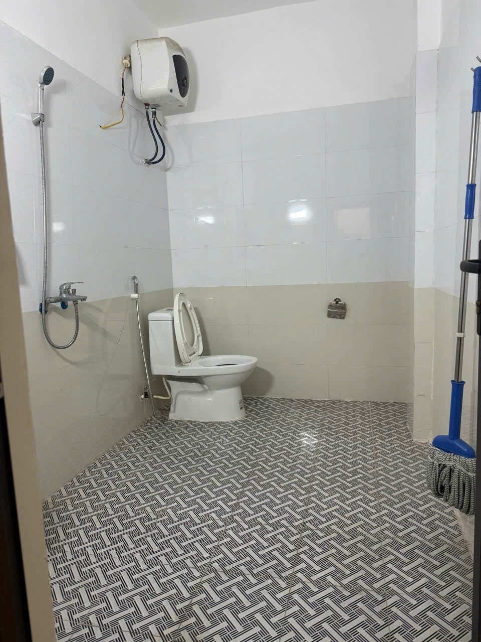 Bán nhà 4 tầng đường nhựa rộng 2 Oto tránh nhau ngõ thông ô bàn cờ tại Đồng Hoà - Kiến An - Ảnh 1