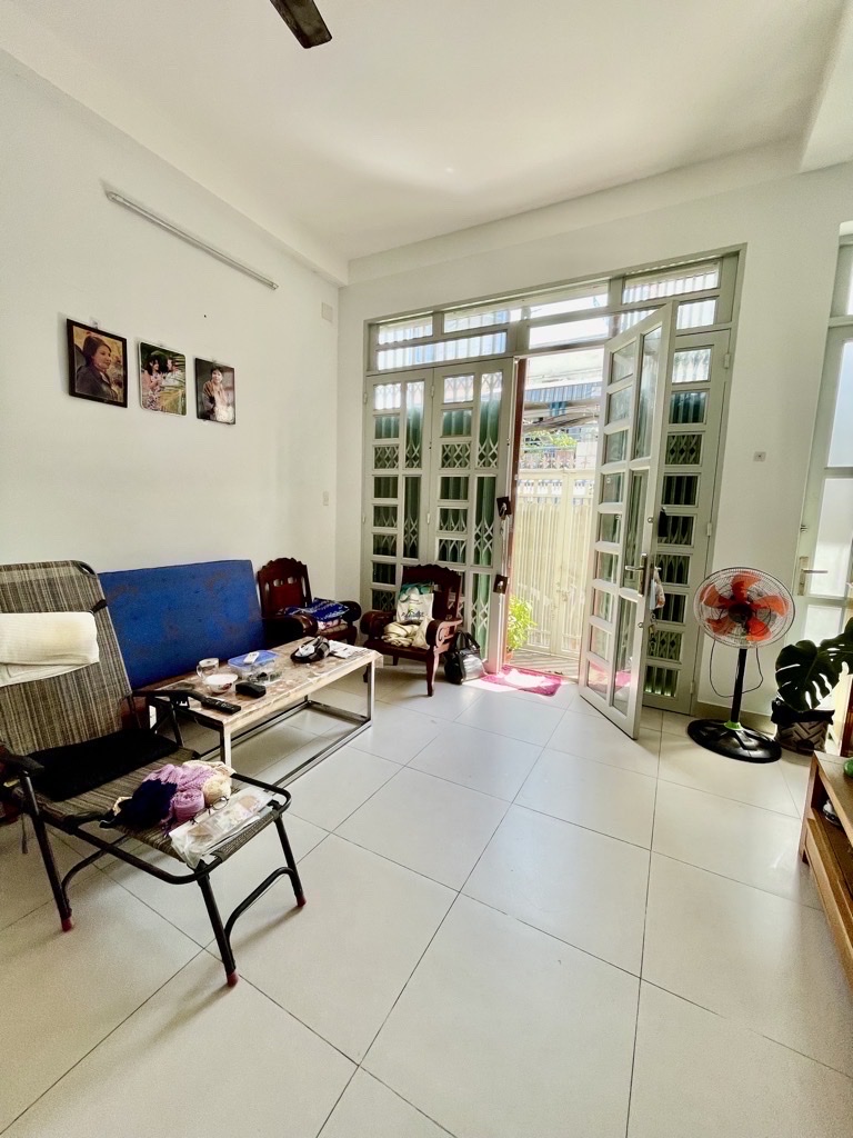 NHÀ MẶT TIỀN CÓ BỀ NGANG LỚN - THÍCH HỢP KINH DOANH ĐA NGÀNH NGHỀ-- ĐOÀN VĂN BƠ. - Ảnh 4