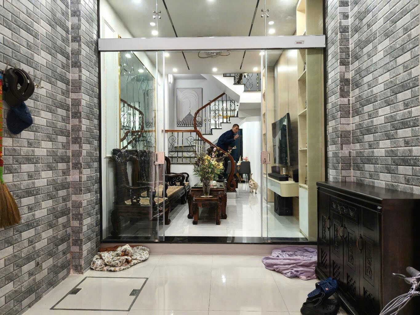 Nhà đẹp Nguyên Hồng - Ba Đình 45m2 x 5 tầng - Gần ô tô dừng đỗ - Đầy đủ nội thất. - Ảnh chính