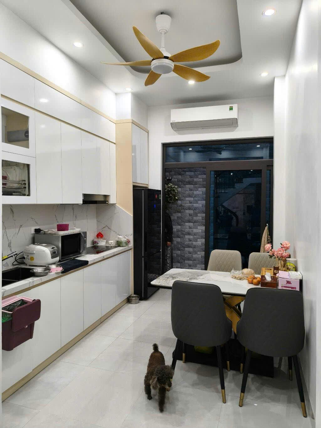Nhà đẹp Nguyên Hồng - Ba Đình 45m2 x 5 tầng - Gần ô tô dừng đỗ - Đầy đủ nội thất. - Ảnh 1