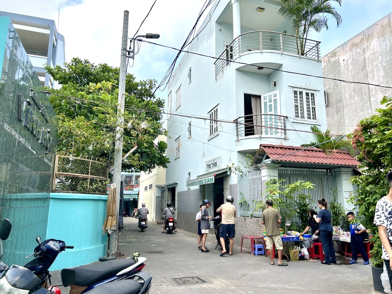 XE HƠI ĐẬU CỬA NHÀ MẶT TIỀN -GẰN TRƯỜNG HỌC GẦN CHỢ-KHU TIỆN ÍCH. - Ảnh 2
