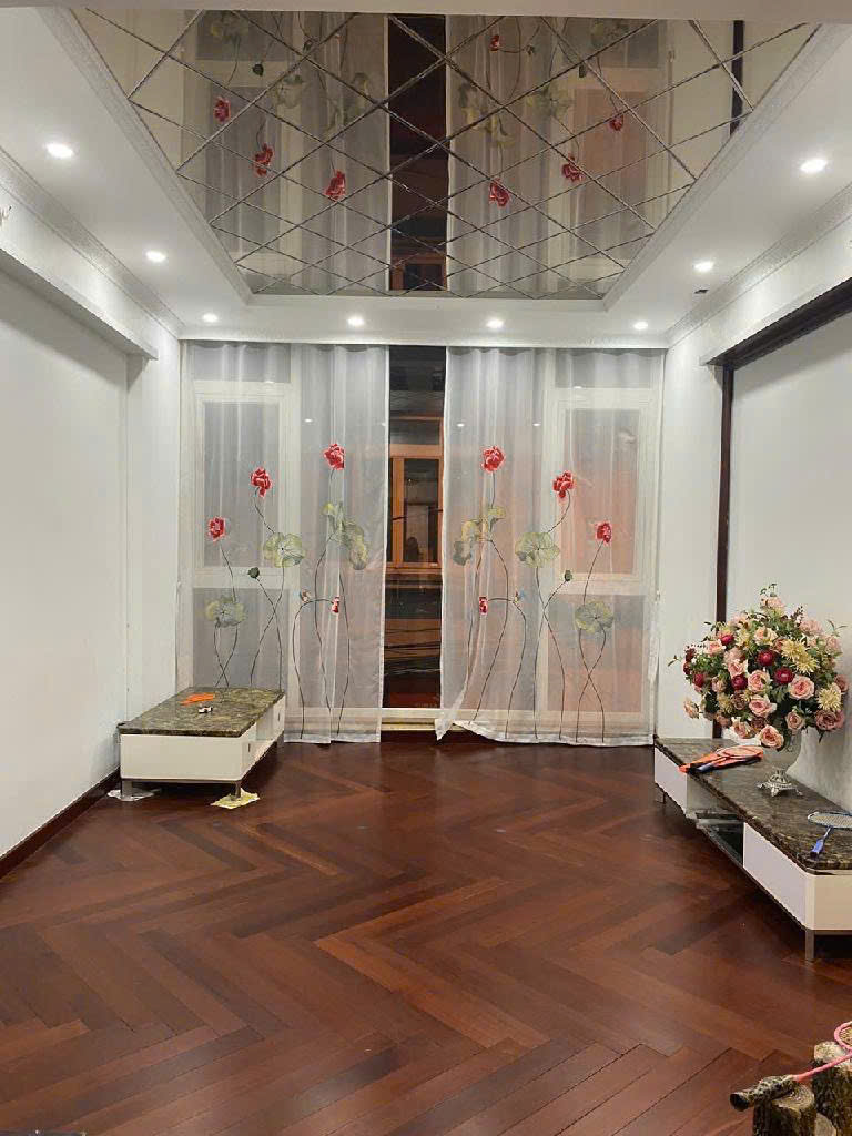 Chính chủ bán gấp nhà phố Lạc Long Quân, ô tô qua, giá nhỉnh 8 tỷ - Ảnh 1