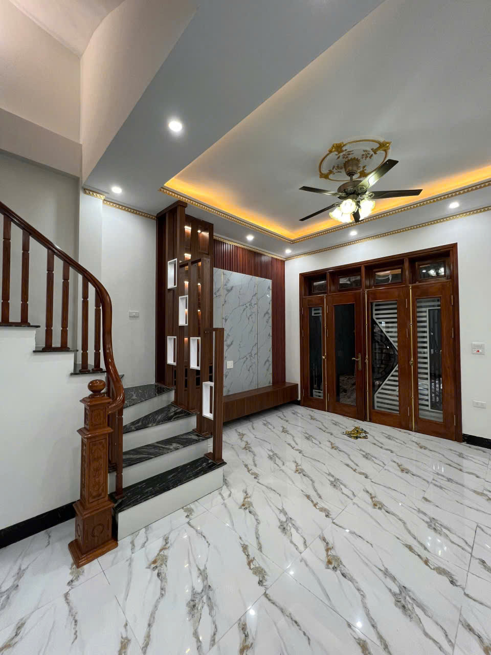 TRUNG TÂM VẠN PHÚC - NHÀ MỚI ĐẸP LONG LANH - NGÕ THÔNG RỘNG -  Ô TÔ LÙI ĐỖ CỬA - 5 TẦNG-LOANH QUANH - Ảnh 2