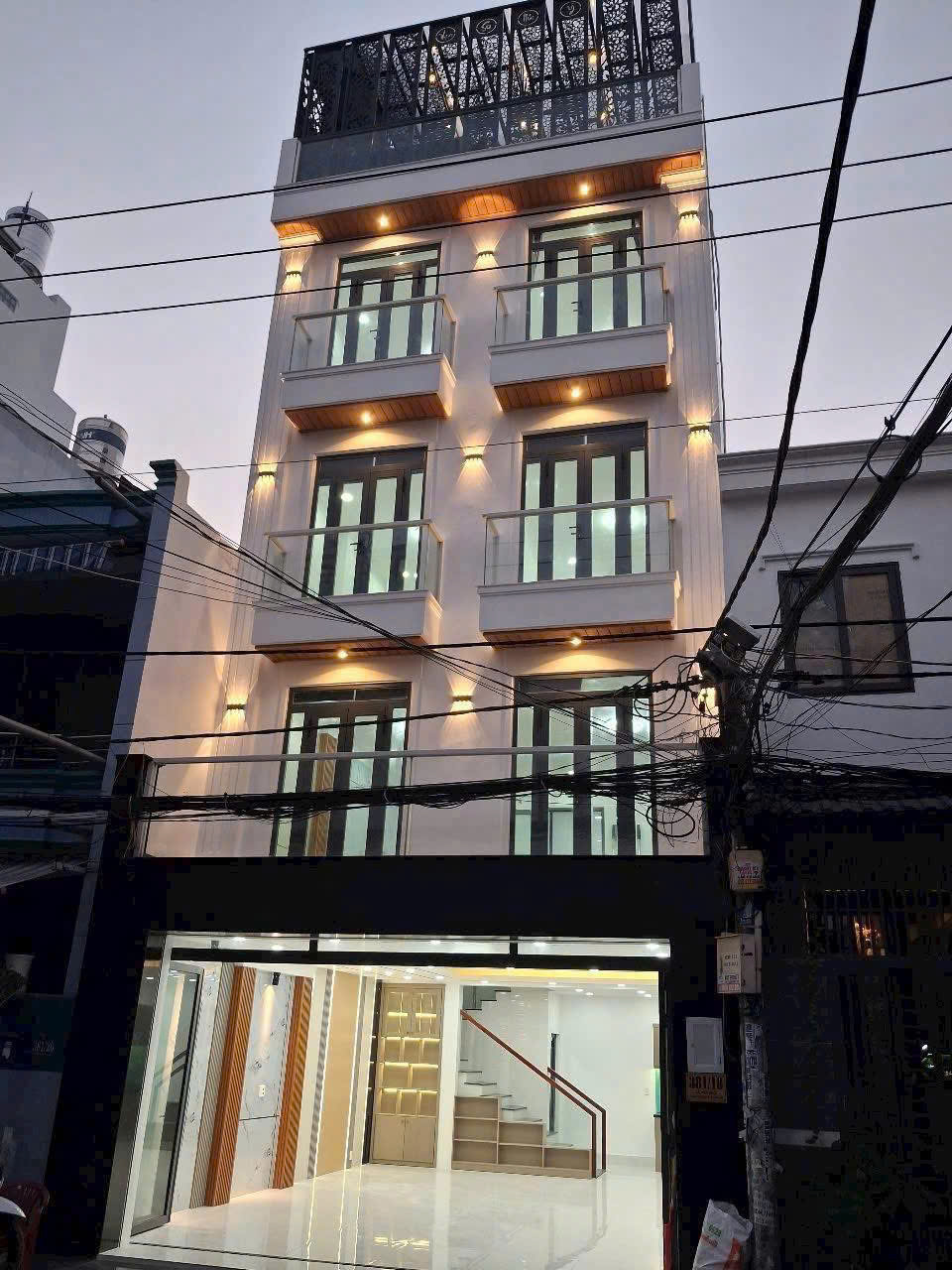 Giá mềm nhất quận Bình Tân: 8,2 tỷ - Lê Văn Quới <br>DT: 60m - 6x10- 5lầu - 6PN - 5WC, ban công - Sân - Ảnh 4
