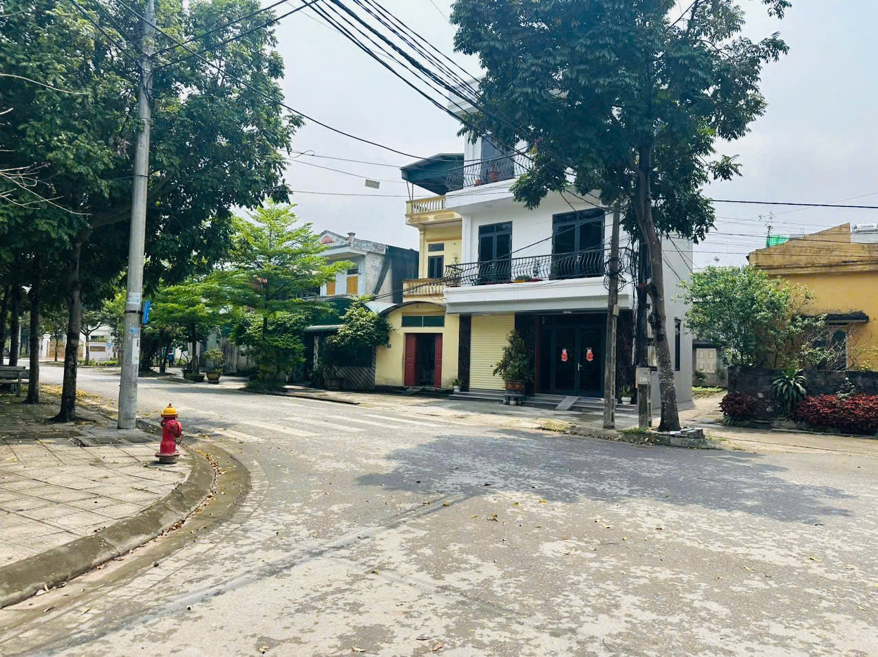 Chính chủ gửi bán LÔ GÓC SIÊU VIP -  Ngay trục chính cổng vào khu đô thị Tiến Lộc tổ 7 Lê Hồng - Ảnh 1