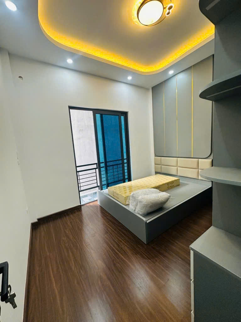 Nhà đẹp dòng tiền Ngô Xuân Quảng 6 tầng thang máy 19 phòng full đồ doanh thu ổn - Ảnh 1