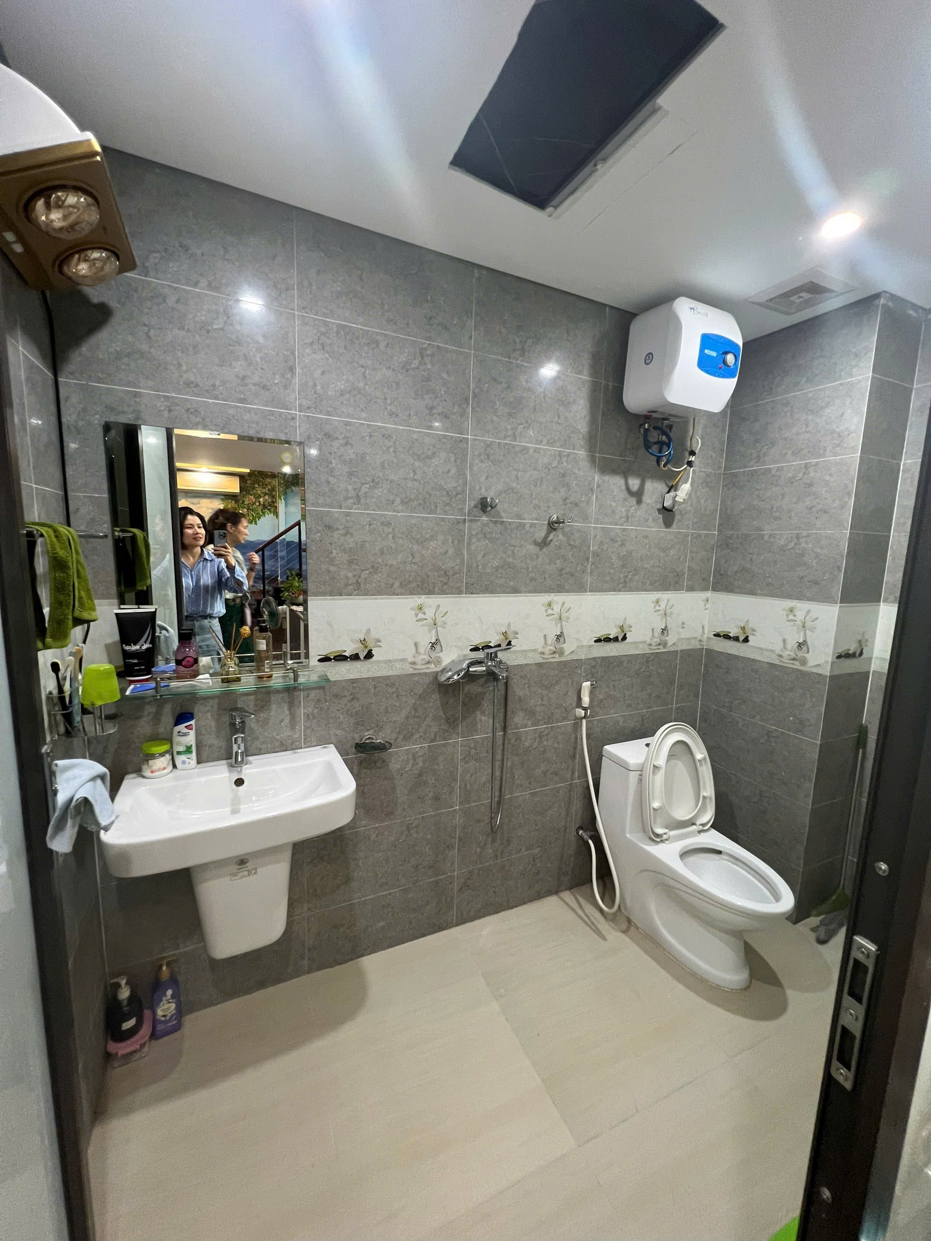 CĂN HỘ ĐẸP - GIÁ TỐT - Cần Bán Nhà Vị Trí Đẹp Tại Hoàng Quốc Việt, Nghĩa Đô, Cầu Giấy, Hà Nội - Ảnh 1