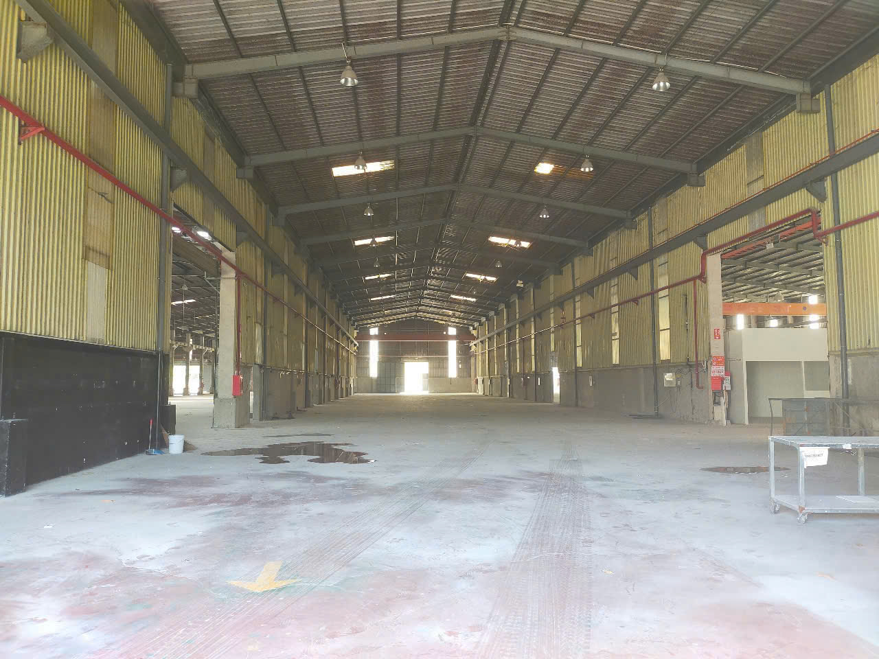 Cho Thuê Xưởng Tại Khu Công Nghiệp Bình Dương.Diện tích nhà xưởng: 8.940m².4.3 USD / m² (Đồng giá - Ảnh chính