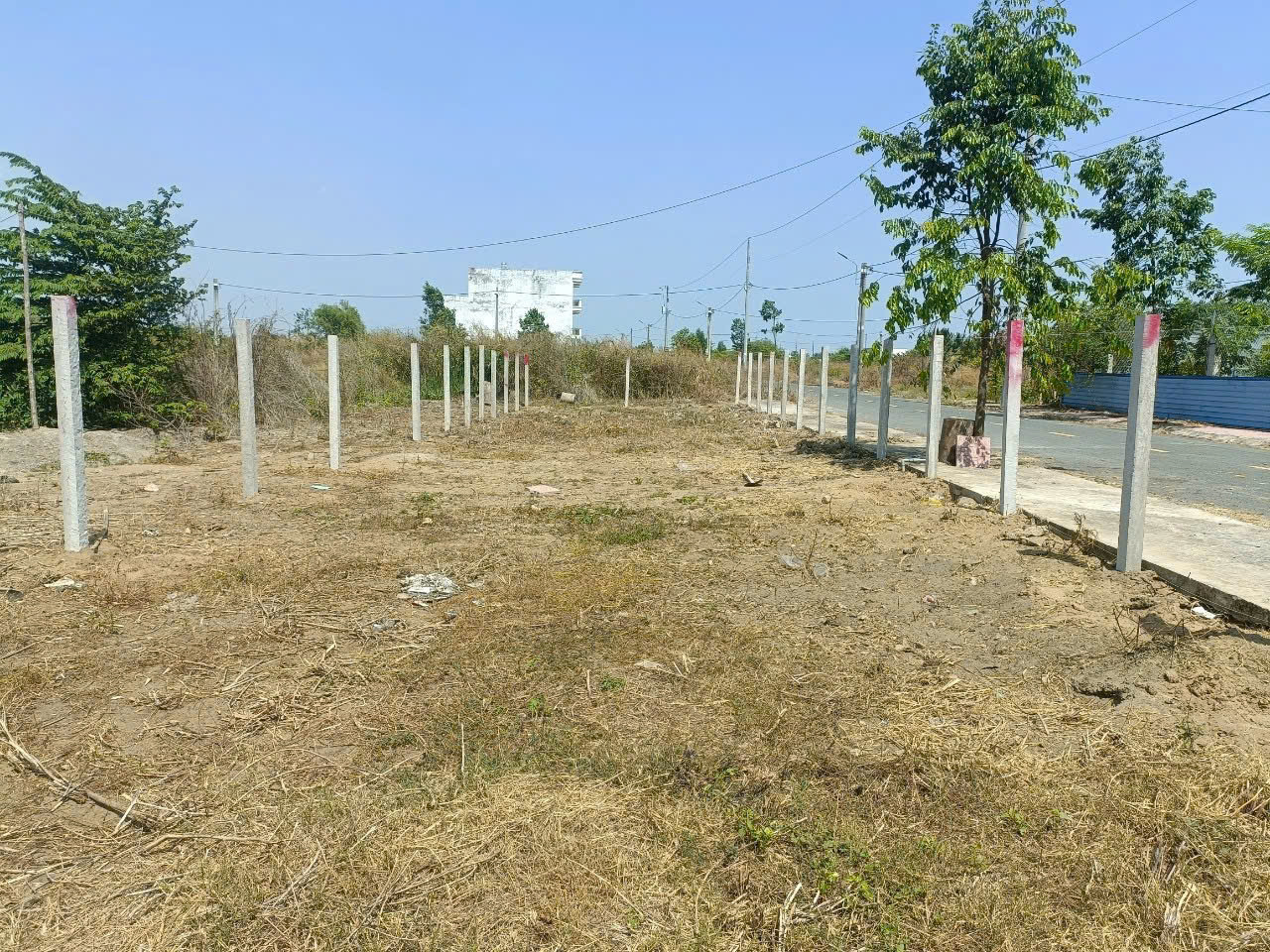 BÁN ĐẤT CHÍNH CHỦ GÓC NGÃ TƯ 2 MẶT TIỀN QL, ĐÃ CÓ SỔ BAO PHÍ CHỈ 10 TỶ. - Ảnh chính