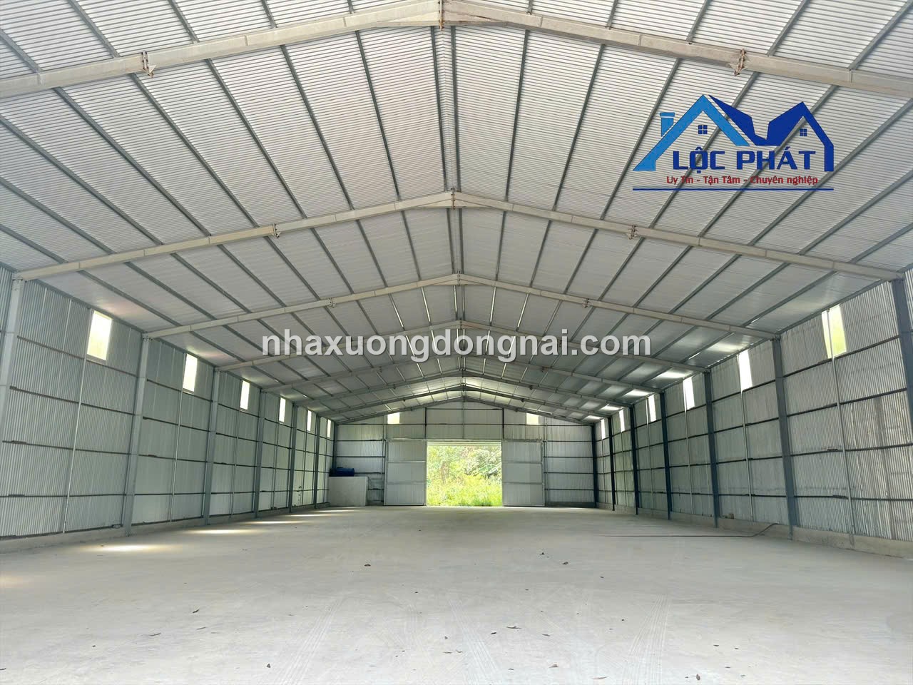 Cho thuê nhà xưởng 1400m2 Thiện Tân Vĩnh Cửu chỉ 30 triệu - Ảnh chính