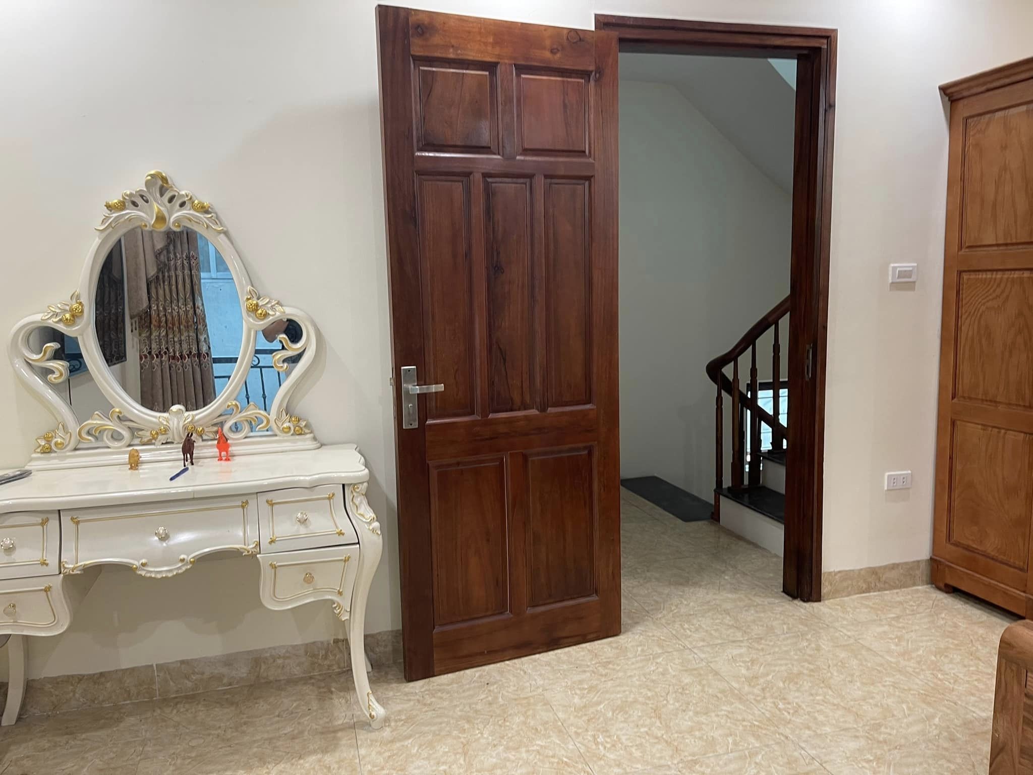 Bán gấp nhà khu Giảng Võ 60m2 - mặt tiền 4,2m lô góc cực đỉnh giá bán nhỉnh 10 tỷ - Ảnh 2