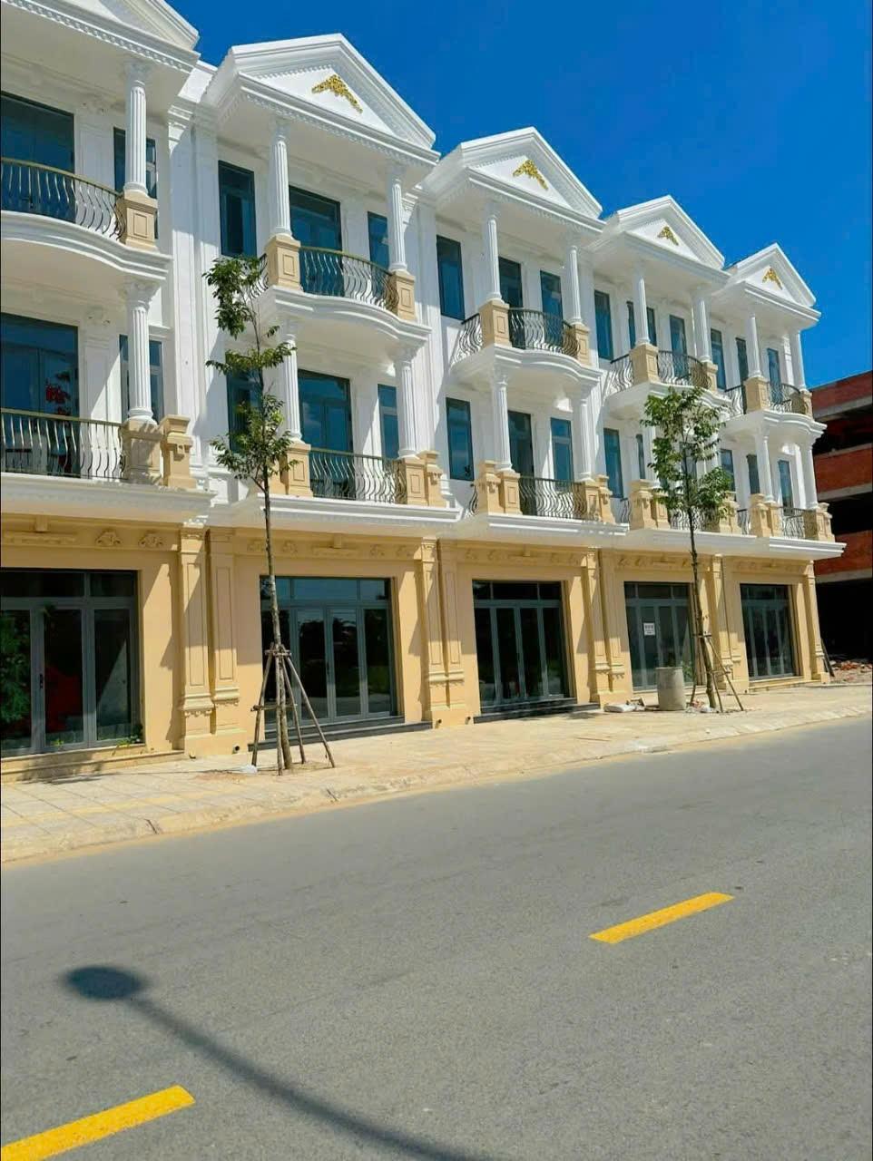 NHÀ ĐẸP - MẶT TIỀN - Chính Chủ Cần Bán Căn Nhà Đường Nguyễn Trọng Dân, P1, TP Gò Công, Tiền Giang - Ảnh chính