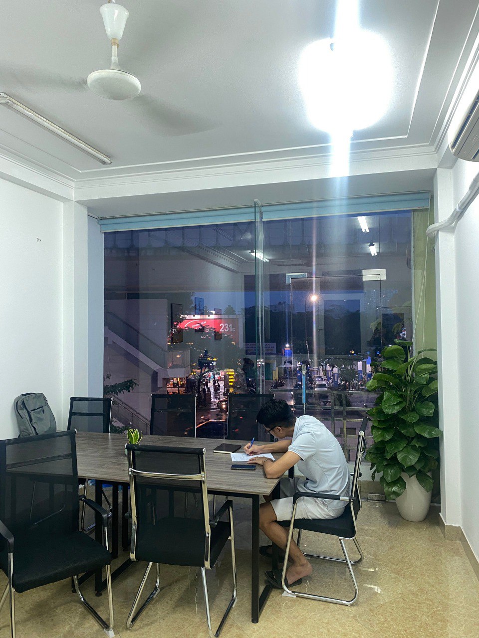 Cho thuê nhà mặt đường Nguyễn Trãi, 34 m2 x 5,5 tầng, 35 triệu, Thuận lợi cho kinh doanh, làm văn - Ảnh 2