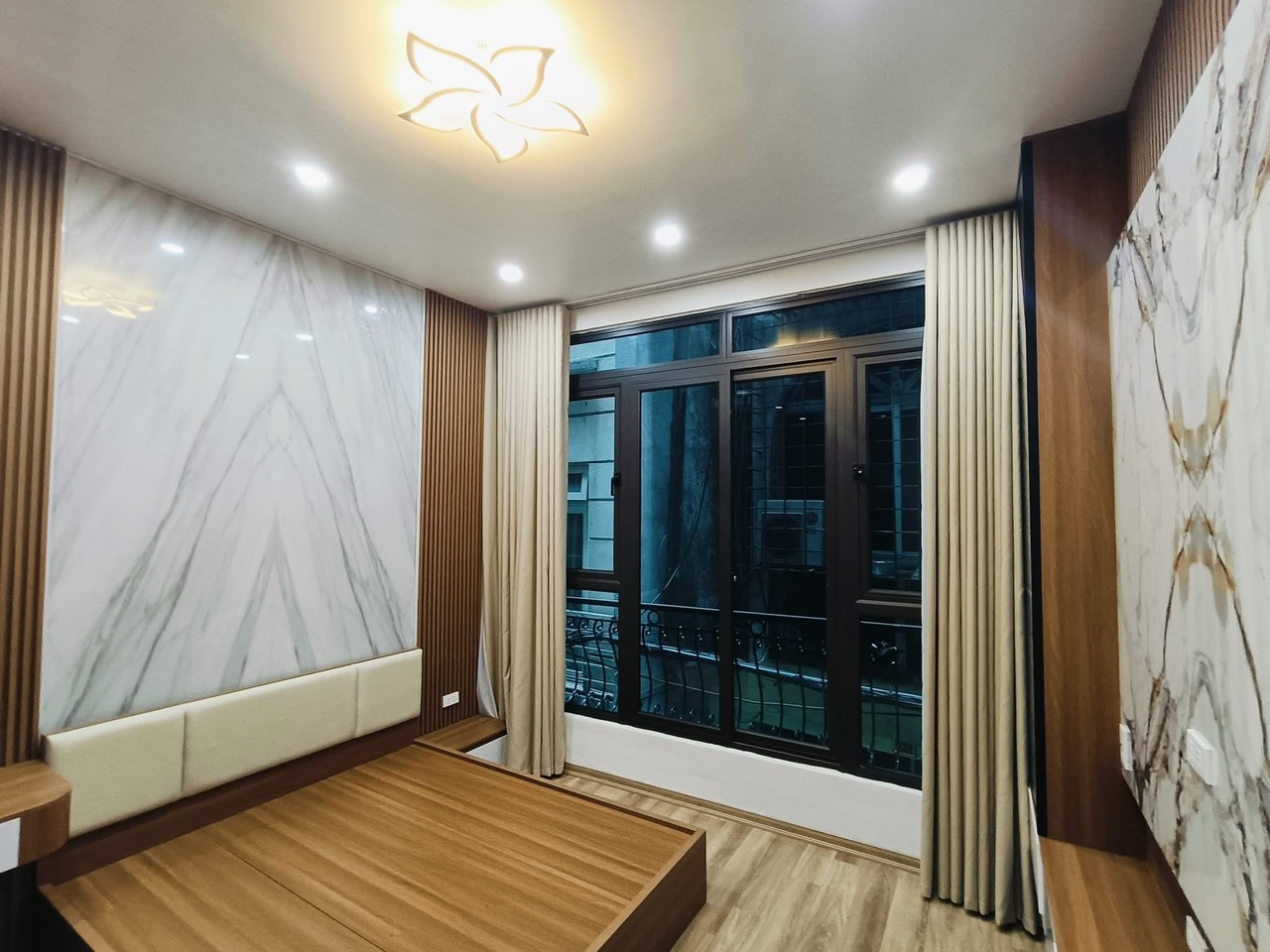 MẶT NGÕ HOÀNG CẦU - 10M RA PHỐ - PHÂN LÔ, ÔTÔ VÀO NHÀ - GIÁ 14 TỶ - Ảnh 2