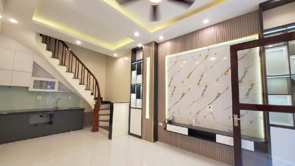 TÔN ĐỨC THẮNG 36 M, 3 TÂNG, 3 NGỦ, 2 WC, NHÀ CHẮC CHẮN KIÊN CỐ, THOÁNG SÁNG, GIẾNG TRỜI VƯỢNG KHÍ. - Ảnh 1
