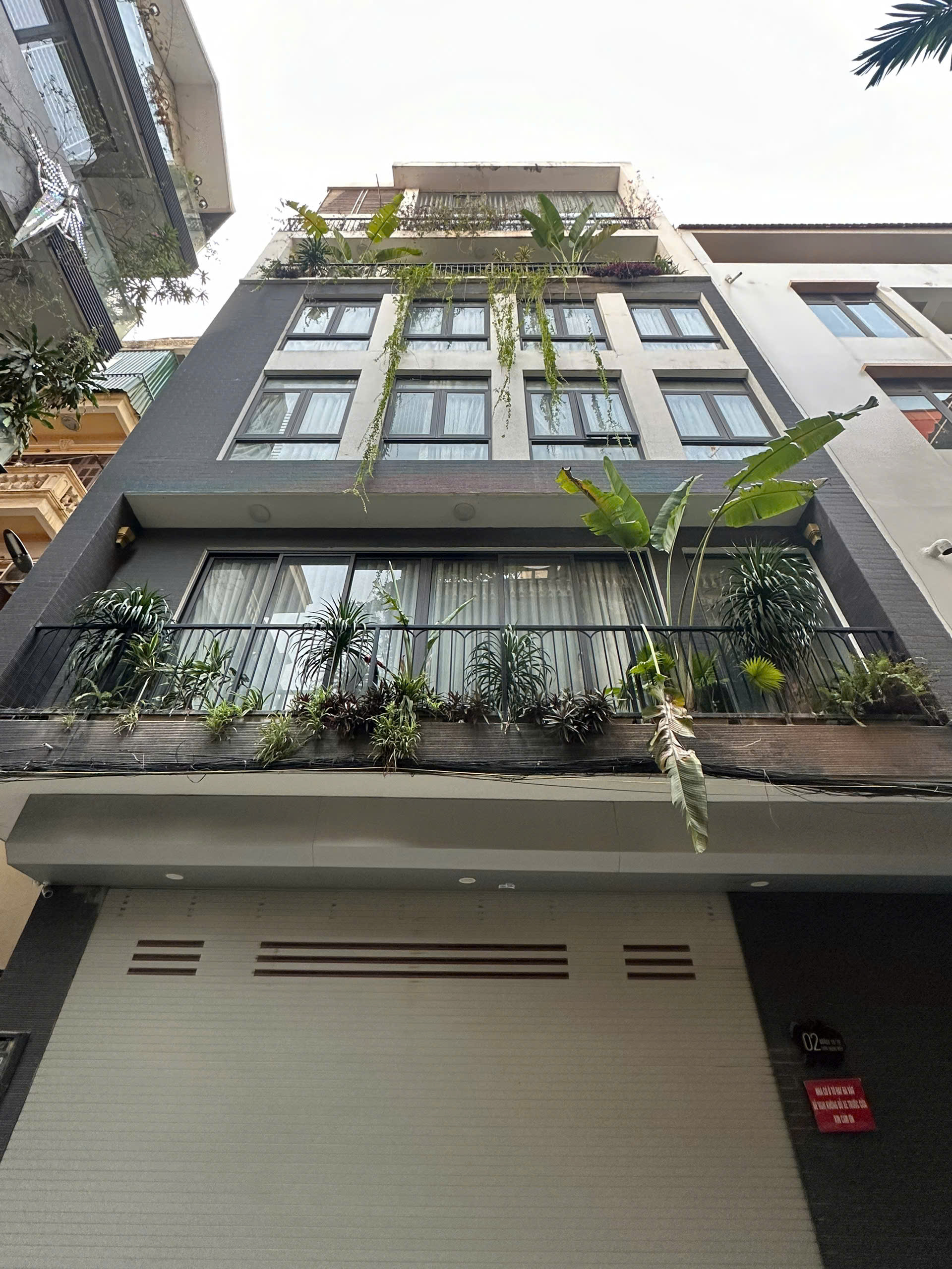 Tòa nhà Phố Đỗ Quang-vỉa hè-ôtô tránh-130m2-6tầng thông sàn thang máy-7m mặt tiền- 69.8 tỷ - Ảnh chính