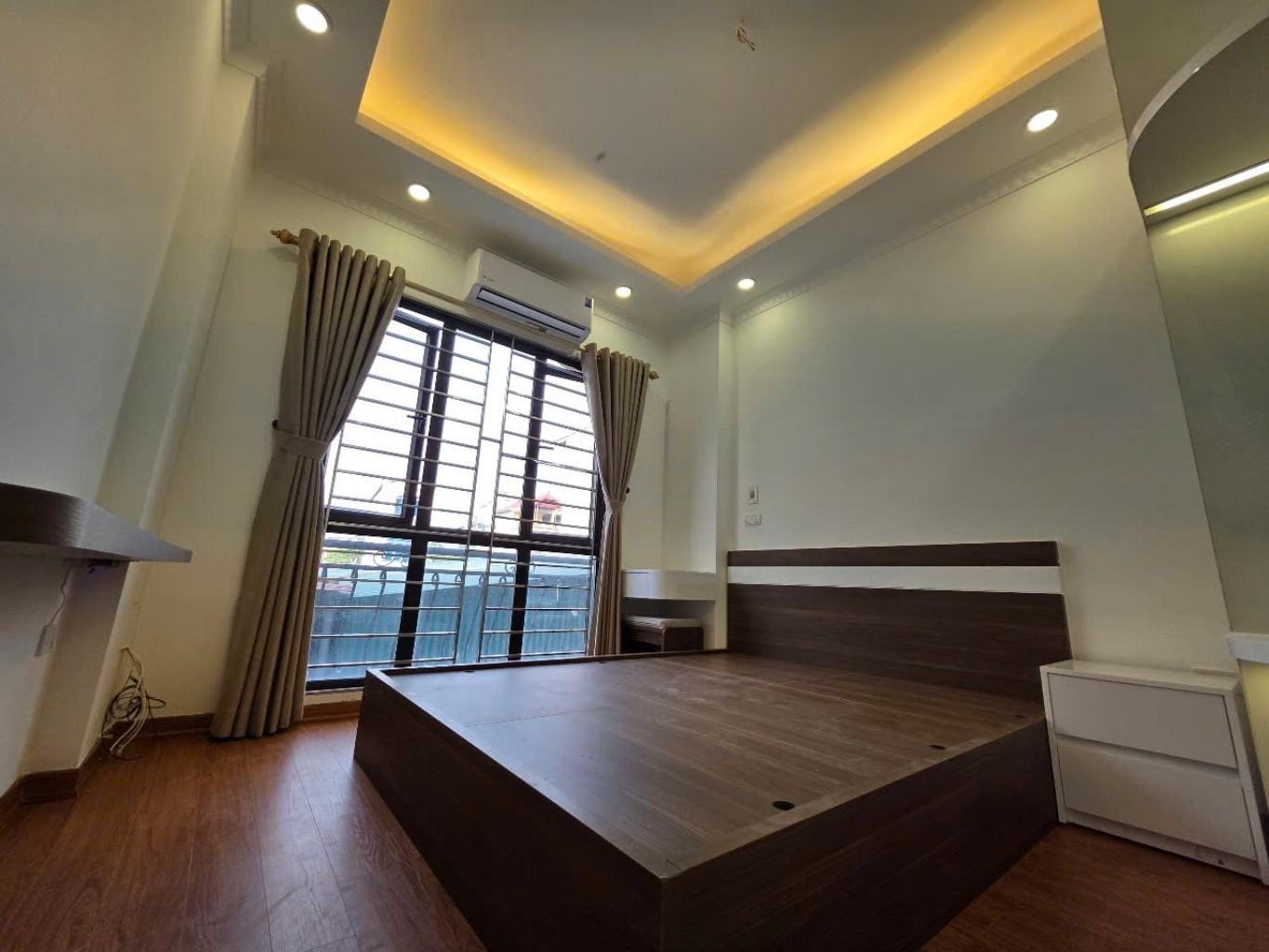 ✅NHÀ DÂN XÂY LONG BIÊN- FULL NỘI THẤT SỊN - 4 NGỦ - Ô TÔ ĐỖ CỬA - NGÕ NÔNG- SỔ VUÔNG A4 - Ảnh 2