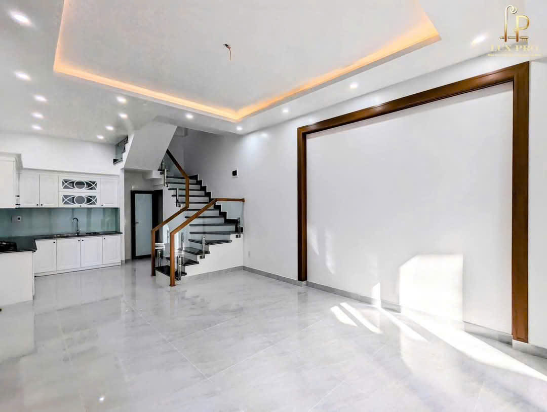 Bán nhà Thiên Lôi, lô góc, mới tinh, ô.tô đỗ tận cửa, Giá 3.97 tỉ, gần Hoàng Huy - Ảnh 1