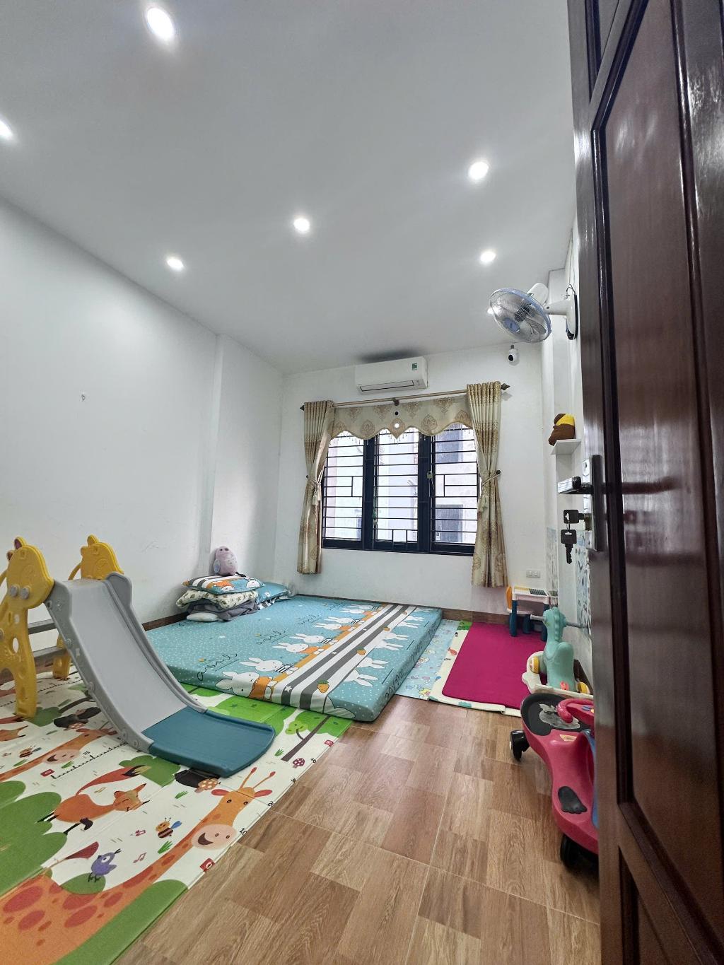 NHÀ DÂN TỰ XÂY - Ô TÔ SÁT NHÀ - NGÕ THÔNG CÁC NGẢ - VỊ TRÍ ĐẸP - Ở CỰC THÍCH - XUNG QUANH TIỆN ÍCH - Ảnh 4