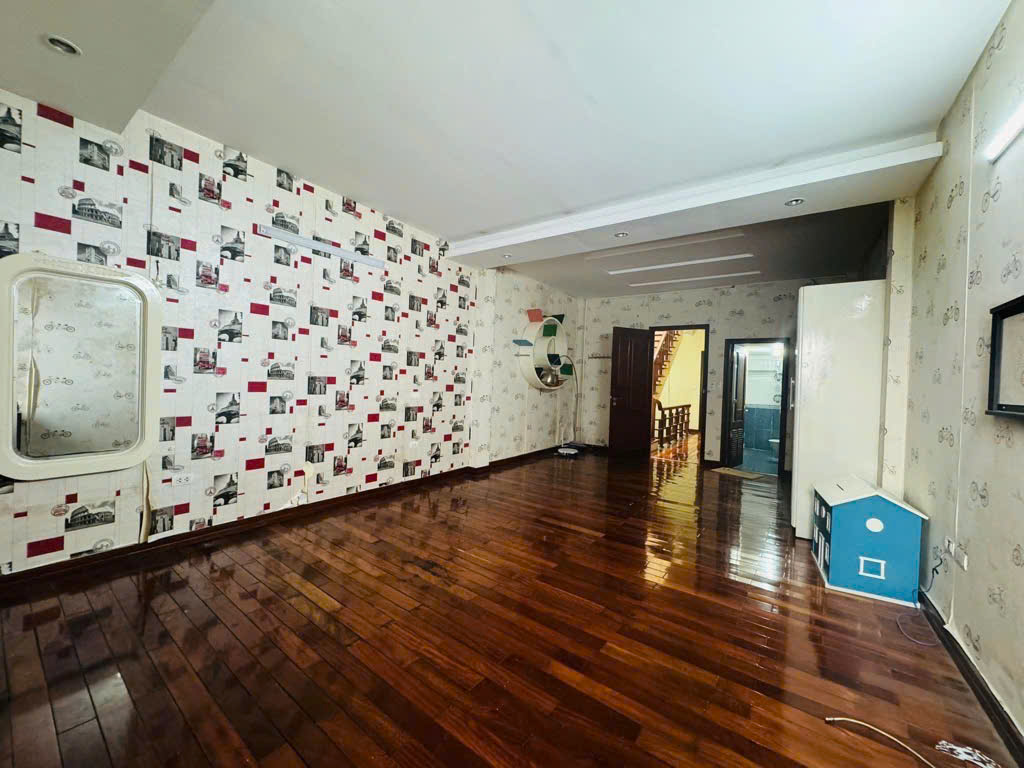 SIÊU HIẾM, NHÀ LÕI NGỌC LÂM 125M, 5T, MT5M, 1 MẶT PHỐ, 1 MẶT HỒ, VỈA HÈ RỘNG, KINH DOANH. - Ảnh chính
