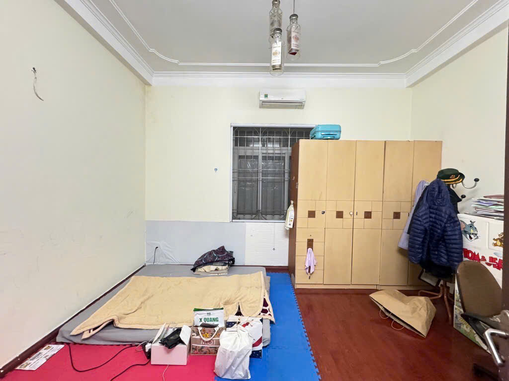 BIỆT THỰ GIỮ LÒNG THỦ ĐÔ, 3 TẦNG CHẮC CHẮN, MẶT TIỀN QUYỀN LỰC, NGÕ NÔNG TRƯỚC NHÀ RỘNG 6M, 40M RA - Ảnh 3