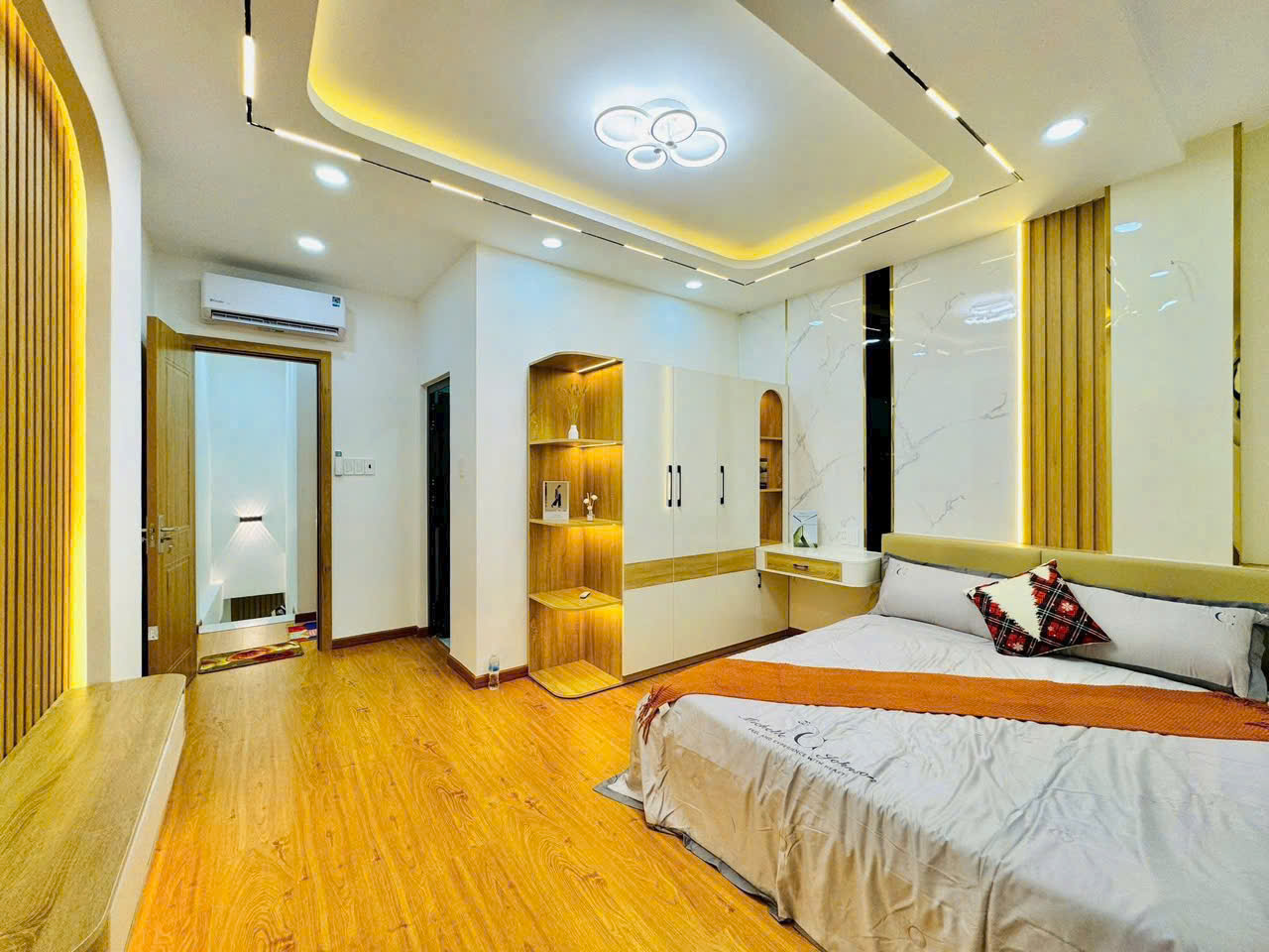 Nhà đẹp - Hiện đại! hẻm XH Nguyễn Văn Đậu,p5, BT - (4.2 x 11m) - KC 3 tầng ST - Giá 7.450 tỷ TL - Ảnh 3