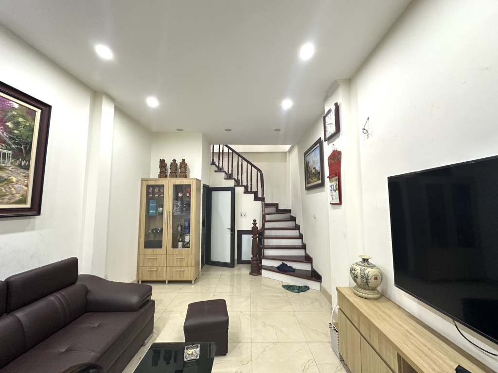 BÁN NHÀ 5 TẦNG, 40M2 PHỐ AN DƯƠNG VƯƠNG, TÂY HỒ - GIÁ 6.5 TỶ - SỔ ĐỎ CHÍNH CHỦ - Ảnh 1