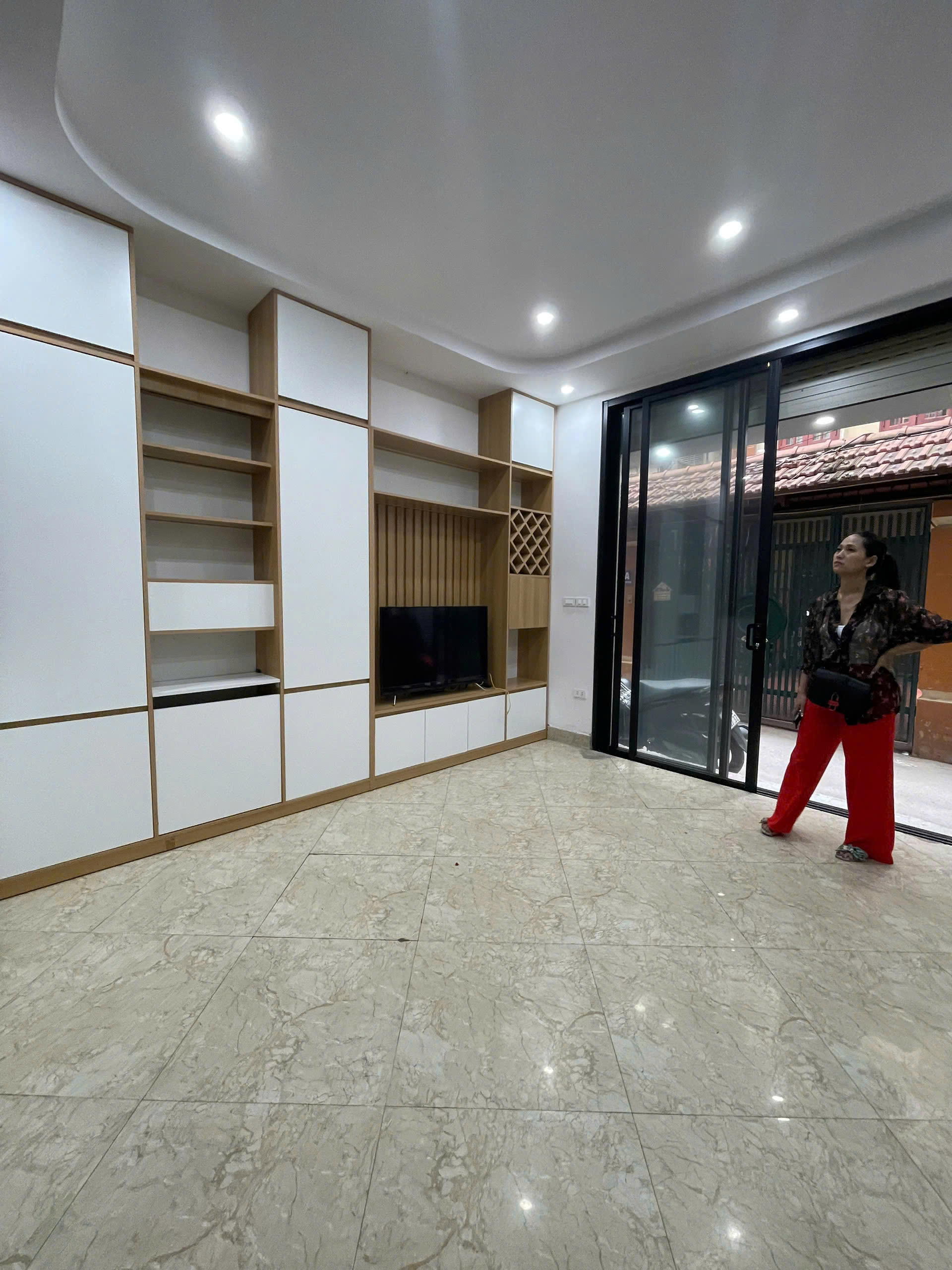 Cho thuê nhà lô góc 2 mặt tiền  325 Kim Ngưu, Hai Bà Trưng 45m x 5T giá 16tr, full đồ - Ảnh 1