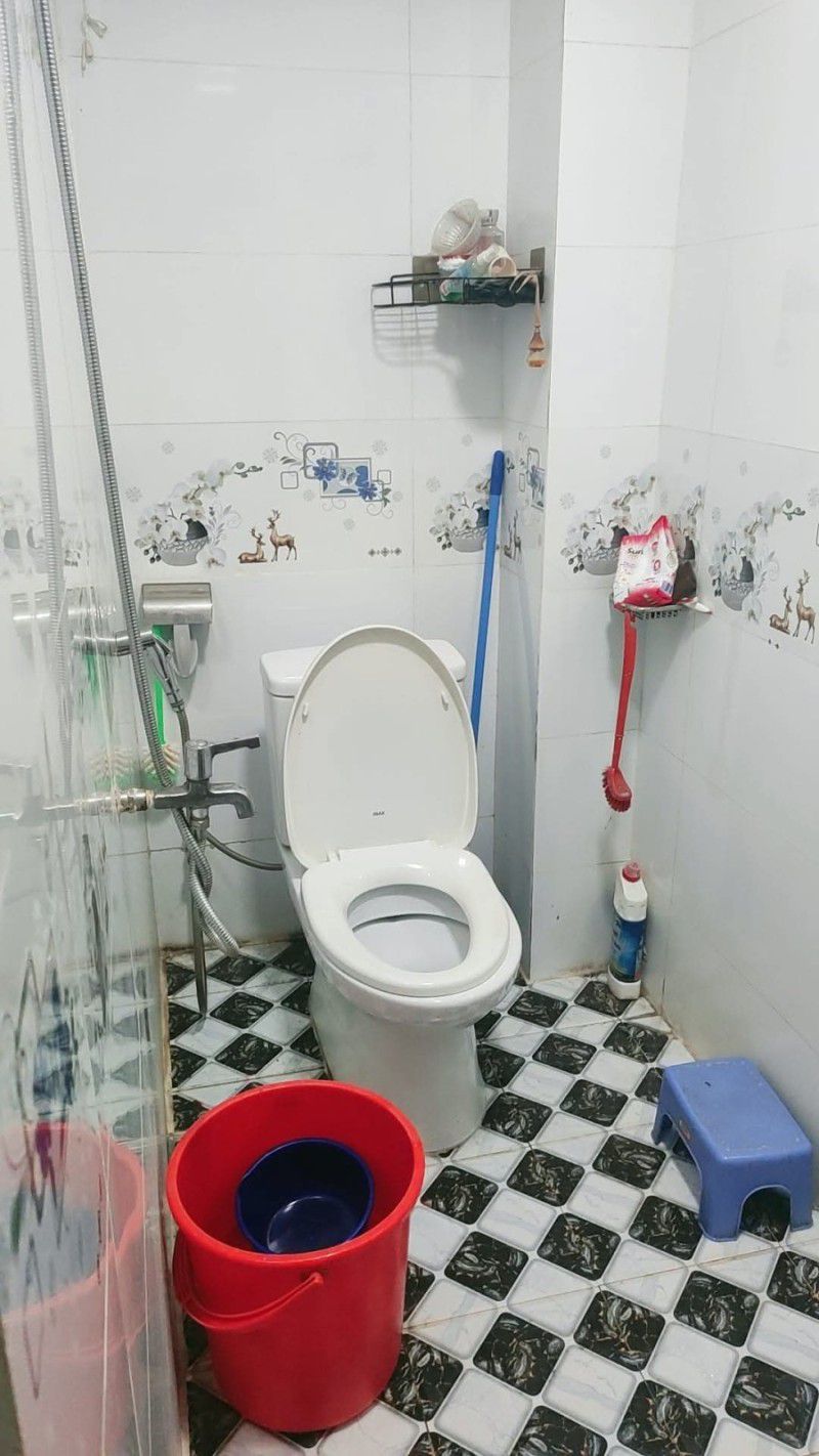 BÌNH THẠNH NGAY BÙI ĐÌNH TÚY, GẦN CHỢ BÀ CHIỂU, CĂN GÓC THOÁNG 2 LẦU 2PN, SỔ NỞ HẬU, NHỈNH 4 TỶ. - Ảnh 2