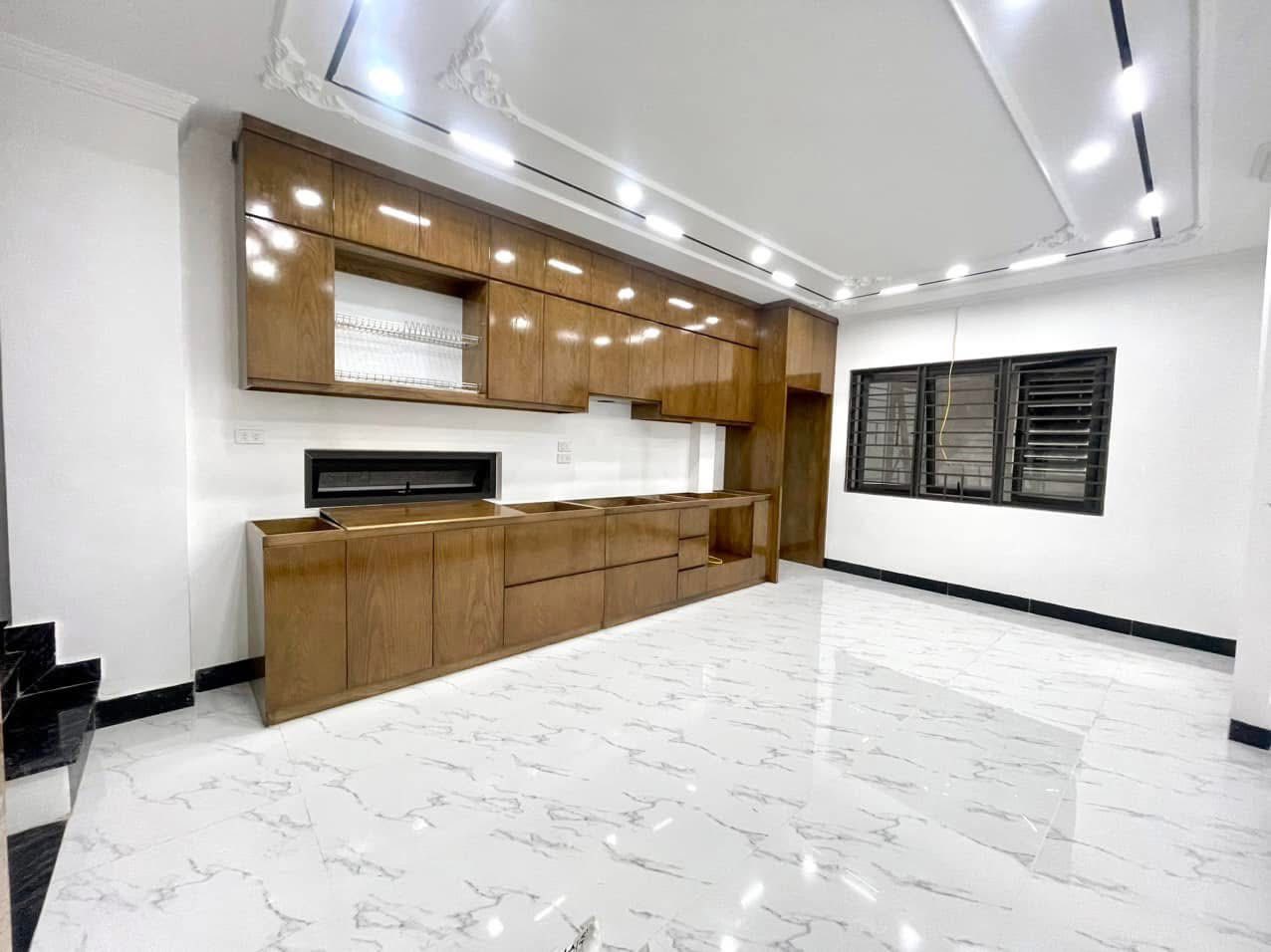 BÁN NHÀ HOÀNG QUỐC VIỆT CẦU GIẤY 6 TẦNG THANG MÁY LÔ GÓC NHÀ MỚI FULL NỘI THẤT 7,9 TỶ - Ảnh chính