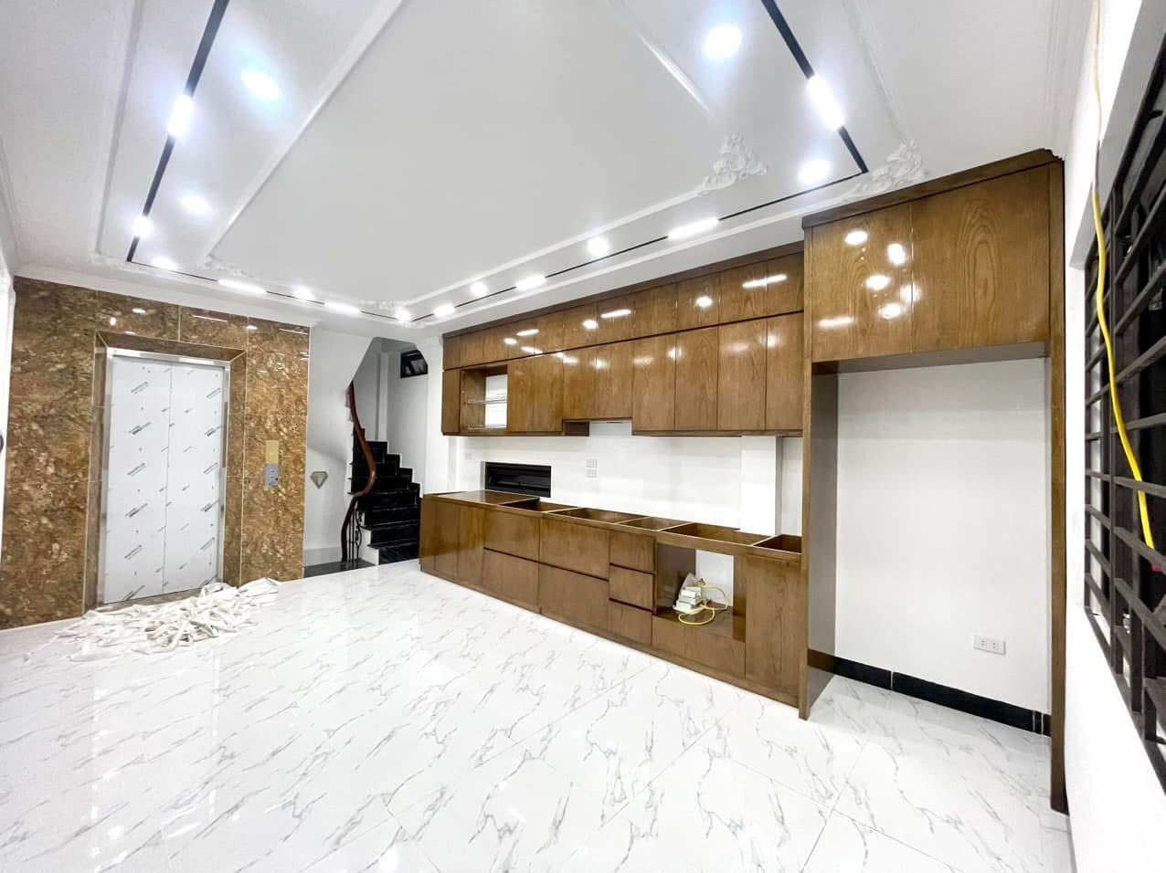 BÁN NHÀ HOÀNG QUỐC VIỆT CẦU GIẤY 6 TẦNG THANG MÁY LÔ GÓC NHÀ MỚI FULL NỘI THẤT 7,9 TỶ - Ảnh 1