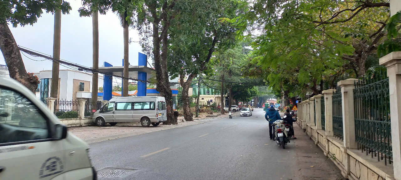 NHÀ DÂN XÂY - 15M RA PHỐ - NGÕ THÔNG - Ô TÔ ĐỖ CỬA Hồng Tiến-Long Biên 36m2, 4 tầng, MT 3.5M, 8.8 - Ảnh 4