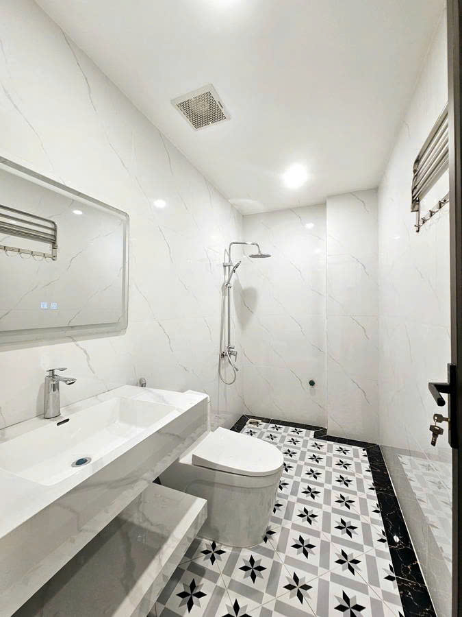 NHÀ MỚI SỔ NỞ HẬU Mai Phúc -Long  Biên 50m2,X 5 tầng, mặt tiền 4.05m, 8.3 tỷ. - Ảnh 3
