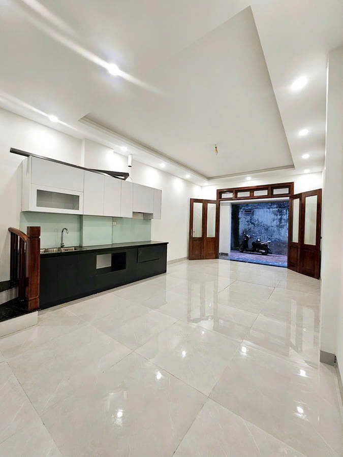 NHÀ MỚI SỔ NỞ HẬU Mai Phúc -Long  Biên 50m2,X 5 tầng, mặt tiền 4.05m, 8.3 tỷ. - Ảnh 1