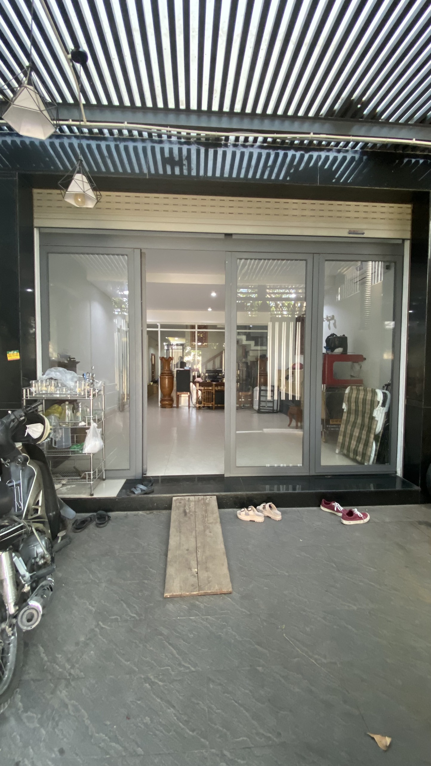BÁN NHÀ ĐẸP 100M2 4L – GẦN LƯƠNG ĐỊNH CỦA – THANG MÁY – NỘI THẤT GỖ CAO CẤP GIÁ 25 TỶ - Ảnh chính