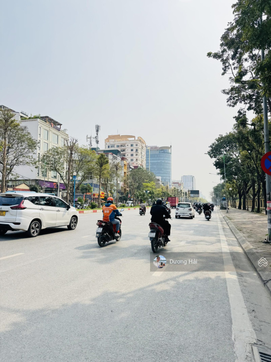 Bán nhà mặt phố Hoàng Quốc Việt 10 tầng thang máy lô góc đầu tư tích sản sẵn dòng tiền - Ảnh chính