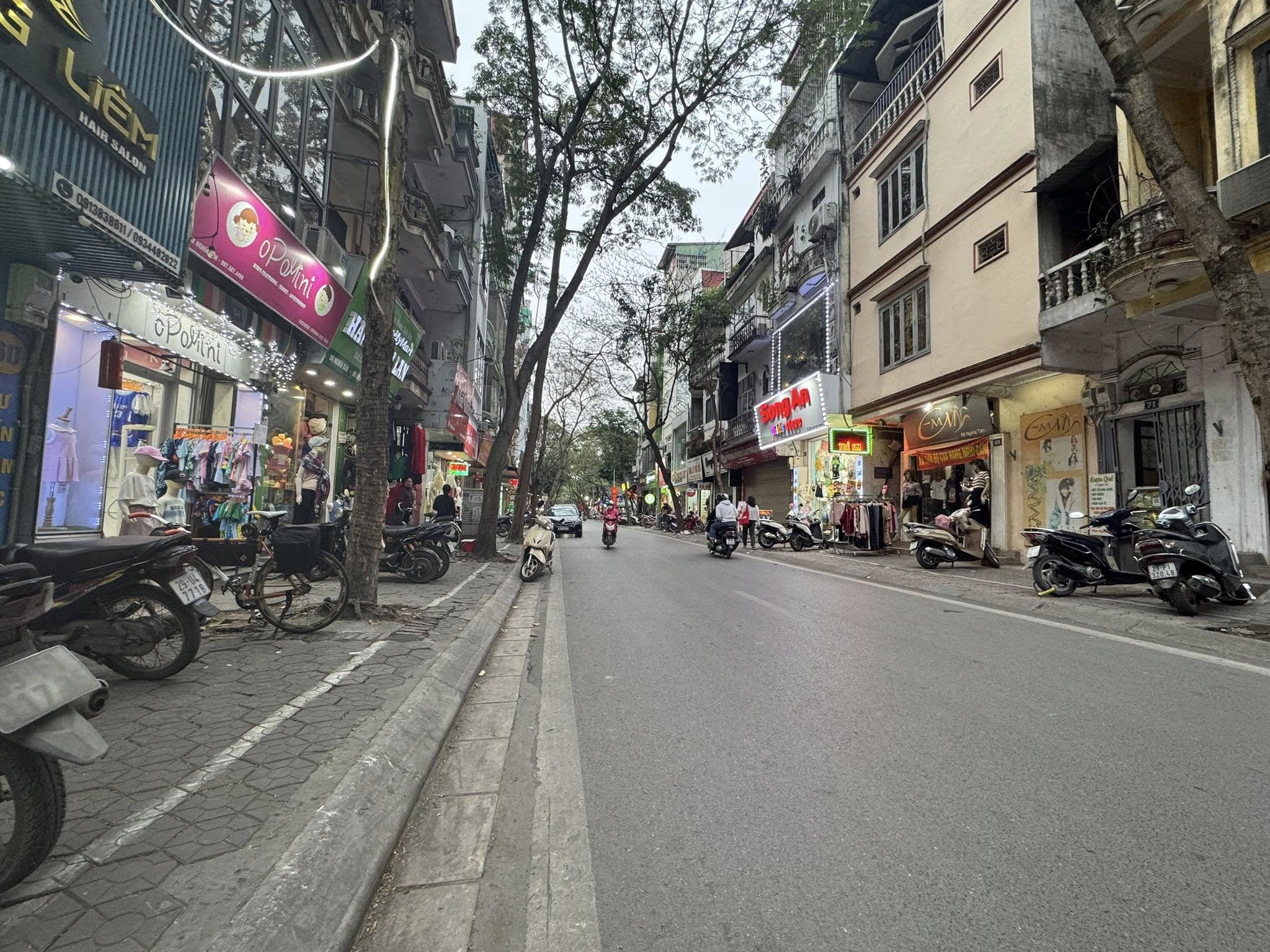 Bán nhà Mặt Phố Nghĩa Tân (1 mặt phố, 1 mặt sau ô tô) 78m/MT 4.7m 39 Tỷ,Sổ vuông - Ảnh 1