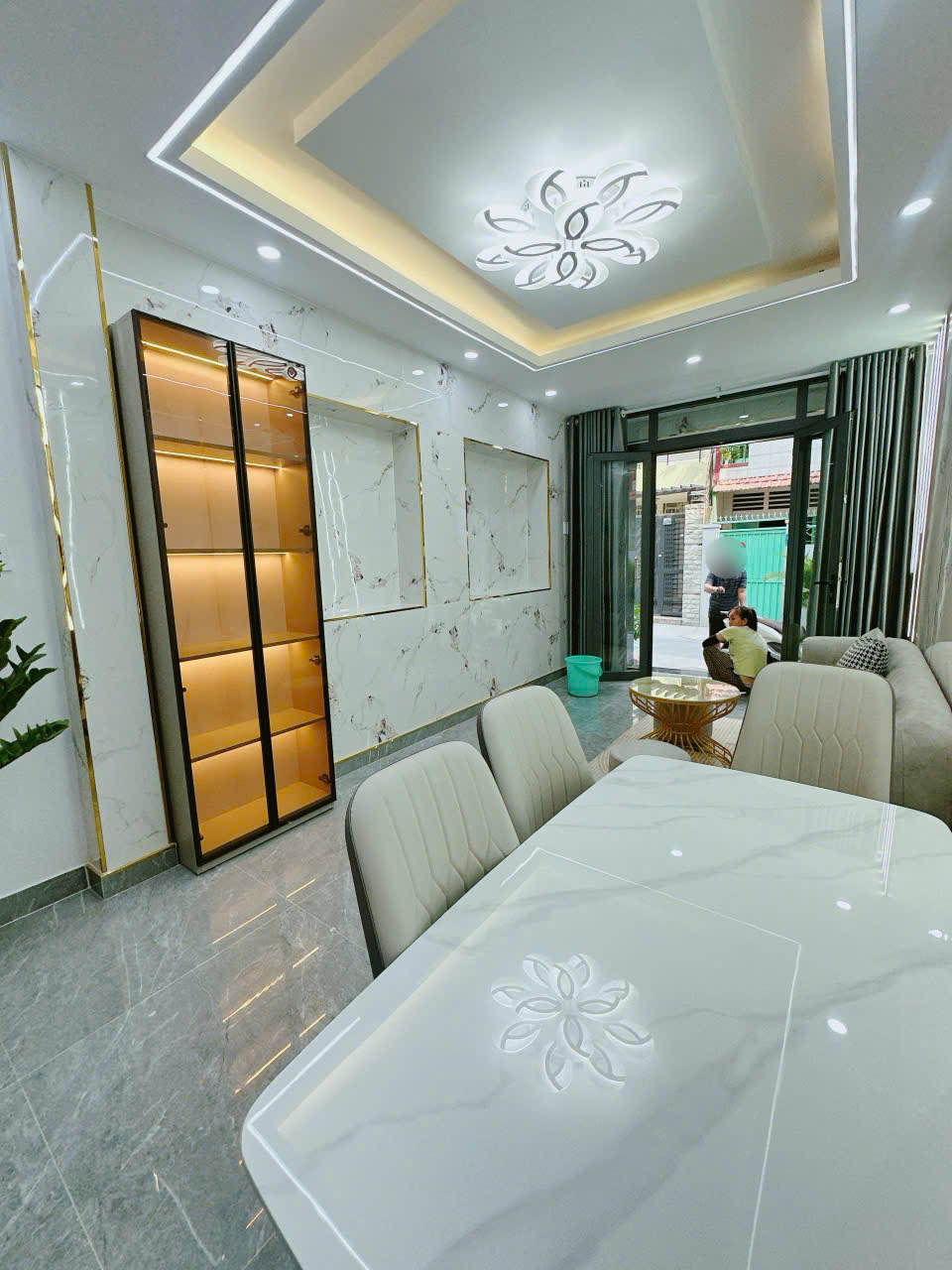 Cho thuê chdv phòng bancony toilet riêng Lê Văn Lương, giá 3.5 -4triệu - Ảnh chính