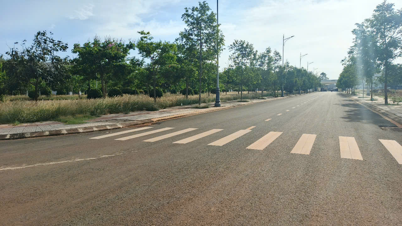 Bán lô đất đường 18m view hoa viên chỉ 3,2 Tỷ Buôn Ma Thuột - Ảnh 1