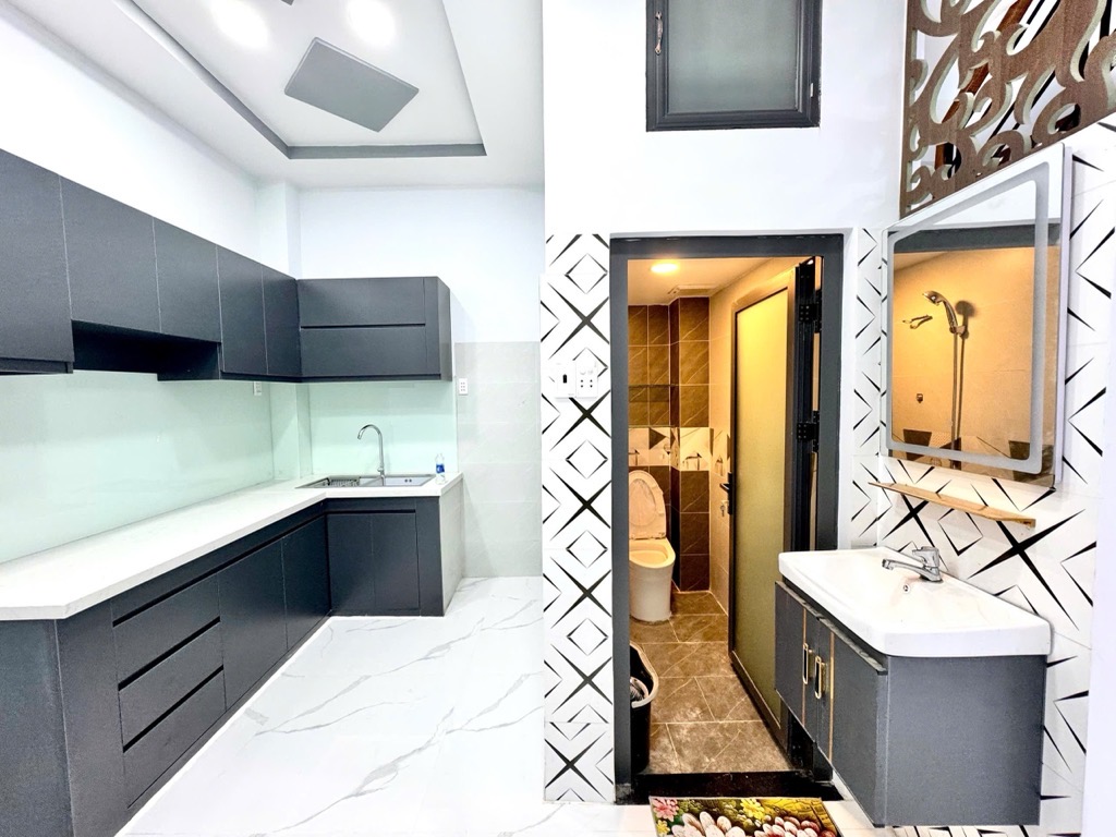 NHÀ ĐẸP NGUYỄN KIỆM GV - GIÁP BV 175 - CHỈ 5 PHÚT RA SÂN BAY TSN - DT 36M² - 2 TẦNG NHỈNH 4 TỶ - Ảnh 1